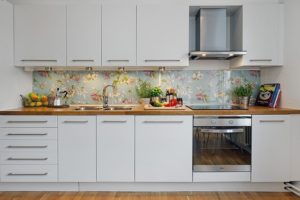 glass backsplash